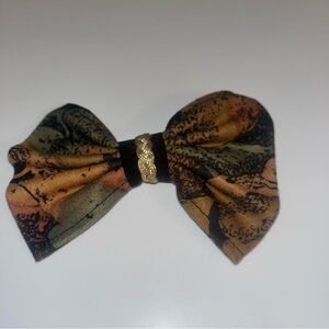 Elegant Multicolor Bow Tie with Gold Detail
B-282